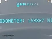 ✅ 2005 Hummer H2 SUT • VIN: 5GRGN22UX5H129947 • Lot: 43570363. Wystawiony na IAAI z przebiegiem 169 867 mil. Bezpłatny archiwum sprzedaży aukcyjnych z USA i szczegółowy raport historii pojazdu na DreamBid. Zdjęcie 16.