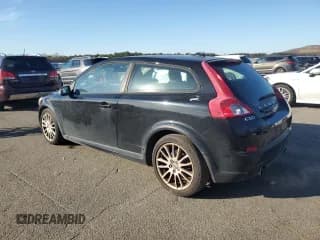 ✅ 2011 Volvo C30 • VIN: YV1672MK4B2228145 • Lot: 92909945. Wystawiony na Copart z przebiegiem 98 518 mil. Bezpłatny archiwum sprzedaży aukcyjnych z USA i szczegółowy raport historii pojazdu na DreamBid. Zdjęcie 2.