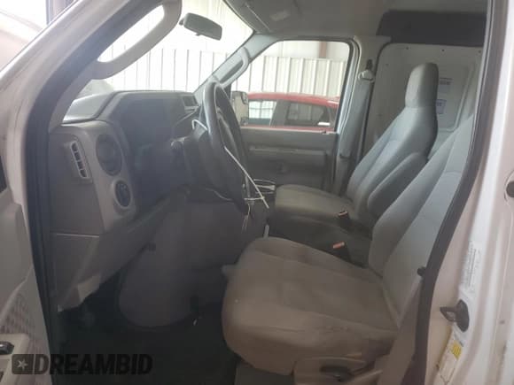 ✅ 2011 Ford Econoline Cargo Commercial • VIN: 1FTNE1EW5BDA94253 • Лот: 55234905. Опубликован ранее на Copart с пробегом 83 277 миль. Бесплатный доступ к архиву аукционных продаж из США и подробный отчёт об истории автомобиля на DreamBid. Изображение 7.