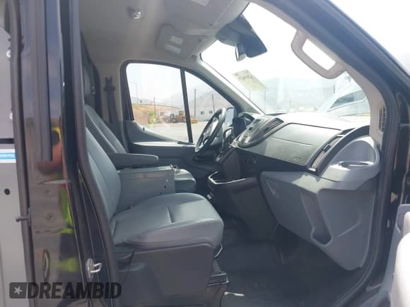 ✅ 2017 Ford Transit • VIN: 1FTYR2YM5HKB57731 • Лот: 42699479. Опубликован ранее на IAAI с пробегом 73 900 миль. Бесплатный доступ к архиву аукционных продаж из США и подробный отчёт об истории автомобиля на DreamBid. Изображение 5.