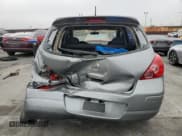 ✅ 2009 Nissan Versa S • VIN: 3N1BC13E39L374795 • Lot: 91230035. Wystawiony na Copart z przebiegiem 202 609 mil. Bezpłatny archiwum sprzedaży aukcyjnych z USA i szczegółowy raport historii pojazdu na DreamBid. Zdjęcie 6.