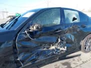 ✅ 2019 BMW 3 Series 330i • VIN: WBA5R1C54KAK10720 • Lot: 43388773. Wystawiony na IAAI z przebiegiem 44 293 mil. Bezpłatny archiwum sprzedaży aukcyjnych z USA i szczegółowy raport historii pojazdu na DreamBid. Zdjęcie 6.