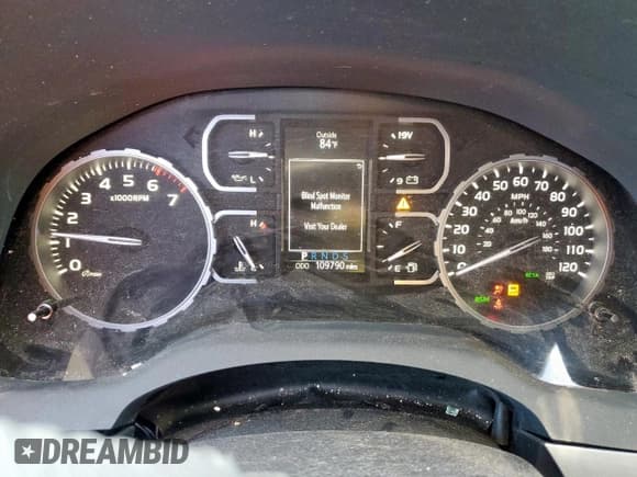 ✅ 2021 Toyota Tundra Platinum • VIN: 5TFGY5F1XMX279071 • Lot: 62709095. Wystawiony na Copart z przebiegiem 109 790 mil. Bezpłatny archiwum sprzedaży aukcyjnych z USA i szczegółowy raport historii pojazdu na DreamBid. Zdjęcie 9.