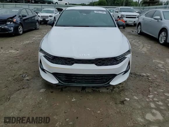 ✅ 2022 Kia K5 GT-Line • VIN: 5XXG64J2XNG145959 • Lot: 59951795. Wystawiony na Copart z przebiegiem 33 472 mil. Bezpłatny archiwum sprzedaży aukcyjnych z USA i szczegółowy raport historii pojazdu na DreamBid. Zdjęcie 13.