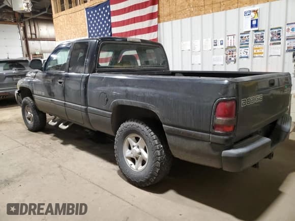 ✅ 2001 Dodge 1500 • VIN: 3B7HF13Z31M264958 • Lot: 90492485. Wystawiony na Copart z przebiegiem 90 877 mil. Bezpłatny archiwum sprzedaży aukcyjnych z USA i szczegółowy raport historii pojazdu na DreamBid. Zdjęcie 2.