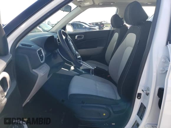 ✅ 2024 Hyundai Venue SEL • VIN: KMHRC8A34RU315908 • Lot: 41524215. Listed on Copart with 15,786 mi. Free auction sales archive from the USA and detailed vehicle history report at DreamBid. Image 7.