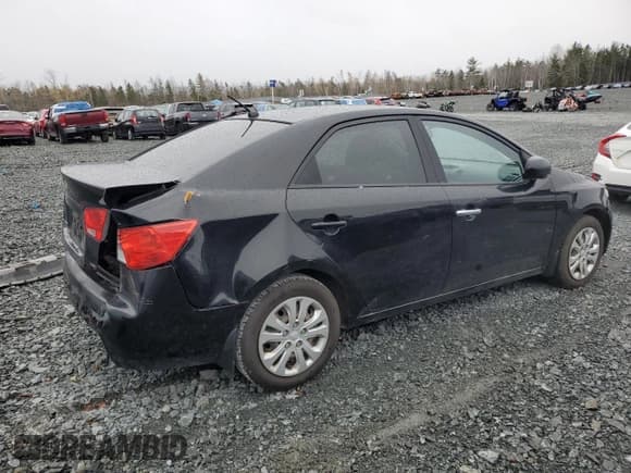 ✅ 2012 Kia Forte LX • VIN: KNAFT4A20C5535990 • Лот: 91993735. Опубликован ранее на Copart с пробегом 284 271 миль. Бесплатный доступ к архиву аукционных продаж из США и подробный отчёт об истории автомобиля на DreamBid. Изображение 3.