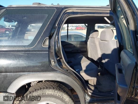 ✅ 1996 Nissan Pathfinder XE • VIN: JN8AR05Y8TW037618 • Lot: 43519864. Listed on IAAI with 257,236 mi. Free auction sales archive from the USA and detailed vehicle history report at DreamBid. Image 8.