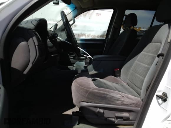 ✅ 2003 Ford Explorer XLT • VIN: 1FMZU73W53ZB22854 • Lot: 53701165. Listed on Copart with 289,456 mi. Free auction sales archive from the USA and detailed vehicle history report at DreamBid. Image 7.