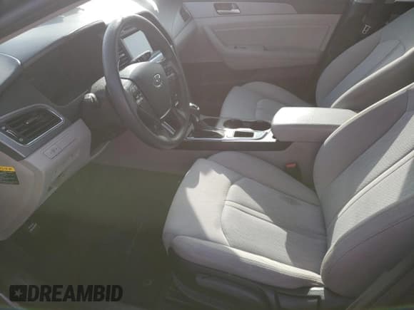 ✅ 2017 Hyundai Sonata SE • VIN: KMHE24L19HA059528 • Лот: 72853222. Опубликован ранее на Copart с пробегом Не указан. Бесплатный доступ к архиву аукционных продаж из США и подробный отчёт об истории автомобиля на DreamBid. Изображение 7.