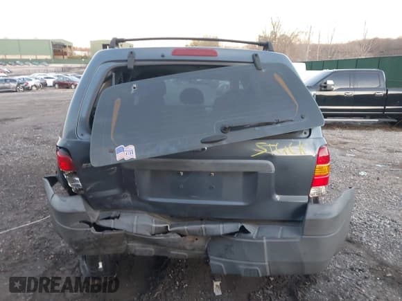 ✅ 2005 Ford Escape XLS Value • VIN: 1FMYU02Z25KB63243 • Lot: 43837346. Listed on IAAI with 162,313 mi. Free auction sales archive from the USA and detailed vehicle history report at DreamBid. Image 16.