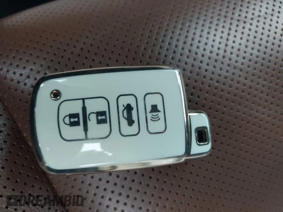 ✅ 2017 Toyota Highlander Limited • VIN: 5TDYZRFH2HS221036 • Lot: 40630991. Wystawiony na IAAI z przebiegiem 115 296 mil. Bezpłatny archiwum sprzedaży aukcyjnych z USA i szczegółowy raport historii pojazdu na DreamBid. Zdjęcie 11.