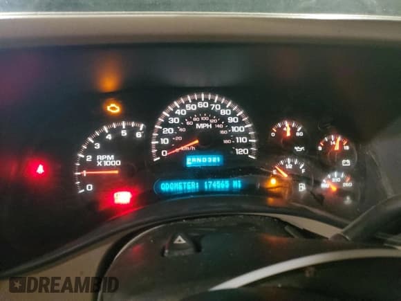 ✅ 2004 Chevrolet Silverado 1500 LS • VIN: 2GCEK13T641427852 • Lot: 51448595. Wystawiony na Copart z przebiegiem 174 565 mil. Bezpłatny archiwum sprzedaży aukcyjnych z USA i szczegółowy raport historii pojazdu na DreamBid. Zdjęcie 9.