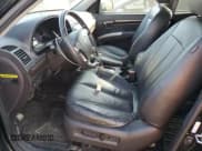 ✅ 2012 Hyundai Santa Fe SE • VIN: 5XYZHDAG4CG138089 • Lot: 77153944. Listed on Copart with 200,075 mi. Free auction sales archive from the USA and detailed vehicle history report at DreamBid. Image 7.