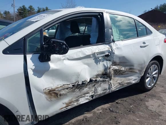 ✅ 2023 Toyota Corolla Hybrid LE • VIN: JTDBDMHE1PJ002820 • Lot: 41898742. Wystawiony na IAAI z przebiegiem 53 456 mil. Bezpłatny archiwum sprzedaży aukcyjnych z USA i szczegółowy raport historii pojazdu na DreamBid. Zdjęcie 6.