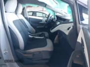 ✅ 2021 Chevrolet Bolt EV LT • VIN: 1G1FY6S06M4108438 • Lot: 41527377. Wystawiony na IAAI z przebiegiem 34 517 mil. Bezpłatny archiwum sprzedaży aukcyjnych z USA i szczegółowy raport historii pojazdu na DreamBid. Zdjęcie 5.