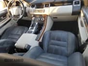 ✅ 2013 Land Rover Range Rover Sport HSE Lux • VIN: SALSK2D40DA762474 • Lot: 90947575. Wystawiony na Copart z przebiegiem 146 698 mil. Bezpłatny archiwum sprzedaży aukcyjnych z USA i szczegółowy raport historii pojazdu na DreamBid. Zdjęcie 8.