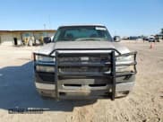 ✅ 2003 Chevrolet Silverado 2500HD LS • VIN: 1GCHK29U63E102926 • Lot: 92466165. Wystawiony na Copart z przebiegiem 165 955 mil. Bezpłatny archiwum sprzedaży aukcyjnych z USA i szczegółowy raport historii pojazdu na DreamBid. Zdjęcie 5.