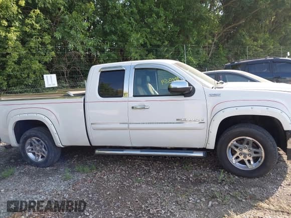 ✅ 2009 GMC Sierra 1500 • VIN: 2GTEK39J491128384 • Лот: 42800359. Опубликован ранее на IAAI с пробегом 89 611 миль. Бесплатный доступ к архиву аукционных продаж из США и подробный отчёт об истории автомобиля на DreamBid. Изображение 13.
