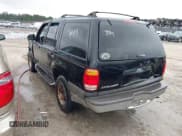 ✅ 1999 Ford Explorer XLT • VIN: 1FMZU32E4XZA39018 • Lot: 43383234. Wystawiony na IAAI z przebiegiem 193 904 mil. Bezpłatny archiwum sprzedaży aukcyjnych z USA i szczegółowy raport historii pojazdu na DreamBid. Zdjęcie 3.