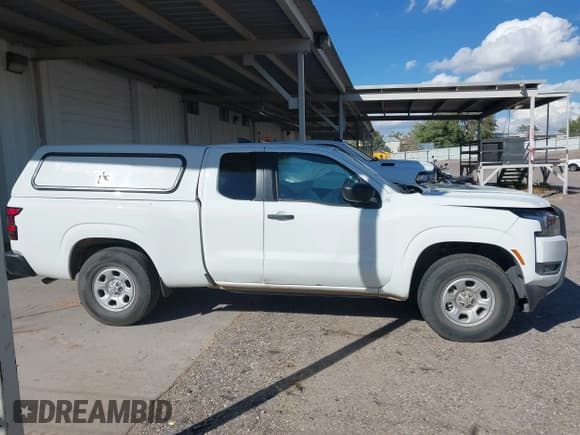 ✅ 2025 Nissan Frontier SV • VIN: 1N6ED1CM5SN631215 • Лот: 43268457. Опубликован ранее на IAAI с пробегом 10 340 миль. Бесплатный доступ к архиву аукционных продаж из США и подробный отчёт об истории автомобиля на DreamBid. Изображение 14.