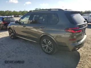 ✅ 2024 BMW X7 xDrive40i • VIN: 5UX23EM00R9V97956 • Лот: 52411395. Опубликован ранее на Copart с пробегом 6 304 миль. Бесплатный доступ к архиву аукционных продаж из США и подробный отчёт об истории автомобиля на DreamBid. Изображение 2.