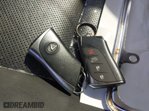 ✅ 2022 Lexus NX 350h Luxury • VIN: JTJHKCEZ5N2000168 • Lot: 42563645. Wystawiony na IAAI z przebiegiem 23 527 mil. Bezpłatny archiwum sprzedaży aukcyjnych z USA i szczegółowy raport historii pojazdu na DreamBid. Zdjęcie 11.