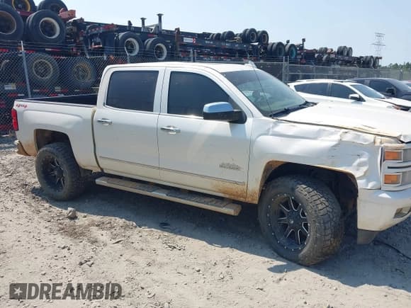 ✅ 2015 Chevrolet Silverado 1500 High Country • VIN: 3GCUKTEC2FG302930 • Лот: 43233337. Опубликован ранее на IAAI с пробегом 137 425 миль. Бесплатный доступ к архиву аукционных продаж из США и подробный отчёт об истории автомобиля на DreamBid. Изображение 13.