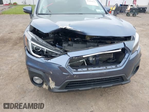 ✅ 2018 Subaru Outback Premium • VIN: 4S4BSAFC0J3371830 • Lot: 42424131. Listed on IAAI with 37,002 mi. Free auction sales archive from the USA and detailed vehicle history report at DreamBid. Image 6.
