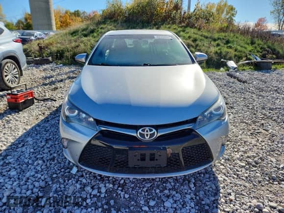 2015 Toyota Camry LE with VIN 4T1BF1FK4FU932088, listed as a Copart auction lot 82639975 with 155,002 mi miles and Clean title. Bid and sale history available at DreamBid. Image 5.