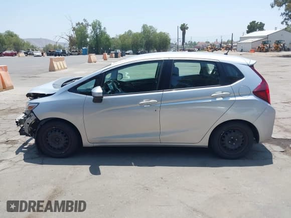 ✅ 2015 Honda Fit LX • VIN: 3HGGK5H58FM784019 • Lot: 42332884. Listed on IAAI with 123,675 mi. Free auction sales archive from the USA and detailed vehicle history report at DreamBid. Image 15.