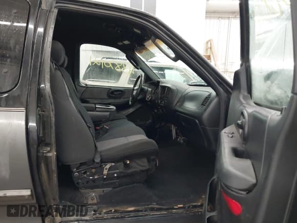 ✅ 2003 Ford F-150 XL • VIN: 1FTRX18L63NA97915 • Lot: 43870121. Listed on IAAI with 190,576 mi. Free auction sales archive from the USA and detailed vehicle history report at DreamBid. Image 5.