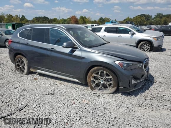 ✅ 2022 BMW X1 xDrive28i • VIN: WBXJG9C08N5U64344 • Lot: 80589795. Wystawiony na Copart z przebiegiem 74 019 mil. Bezpłatny archiwum sprzedaży aukcyjnych z USA i szczegółowy raport historii pojazdu na DreamBid. Zdjęcie 4.
