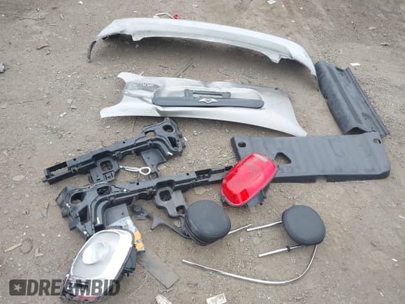 ✅ 2016 MINI Convertible • VIN: WMWWG5C52G3A83417 • Lot: 42942678. Listed on IAAI with 83,428 mi. Free auction sales archive from the USA and detailed vehicle history report at DreamBid. Image 12.