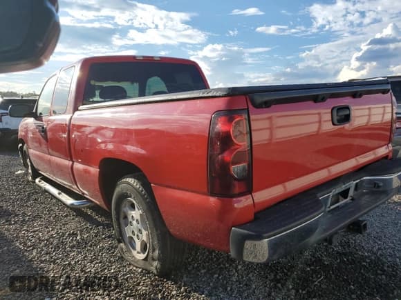 ✅ 2003 Chevrolet Silverado 1500 • VIN: 2GCEC19T031236592 • Лот: 73927204. Опубликован ранее на Copart с пробегом Не указан. Бесплатный доступ к архиву аукционных продаж из США и подробный отчёт об истории автомобиля на DreamBid. Изображение 2.