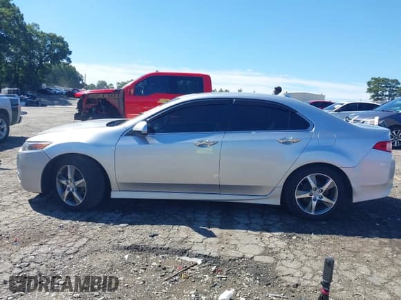 ✅ 2013 Acura TSX Special Edition • VIN: JH4CU2F82DC009506 • Lot: 43080990. Listed on IAAI with 90,980 mi. Free auction sales archive from the USA and detailed vehicle history report at DreamBid. Image 14.