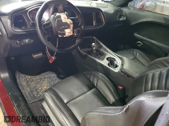 ✅ 2021 Dodge Challenger SRT Super Stock • VIN: 2C3CDZL93MH501101 • Lot: 41508535. Wystawiony na Copart z przebiegiem 19 260 mil. Bezpłatny archiwum sprzedaży aukcyjnych z USA i szczegółowy raport historii pojazdu na DreamBid. Zdjęcie 8.