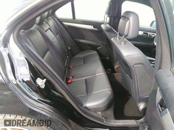 ✅ 2014 Mercedes-Benz C 300 Sport • VIN: WDDGF8AB6ER321318 • Lot: 41542545. Listed on IAAI with 109,829 mi. Free auction sales archive from the USA and detailed vehicle history report at DreamBid. Image 8.