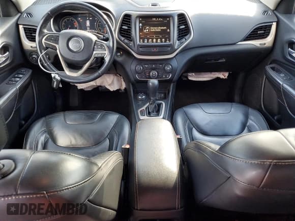 ✅ 2017 Jeep Cherokee Limited • VIN: 1C4PJMDB7HW537357 • Lot: 91084155. Wystawiony na Copart z przebiegiem 138 225 mil. Bezpłatny archiwum sprzedaży aukcyjnych z USA i szczegółowy raport historii pojazdu na DreamBid. Zdjęcie 8.