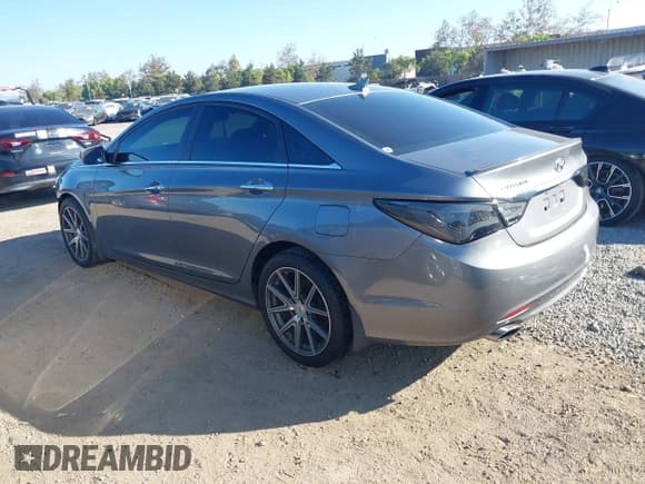 ✅ 2011 Hyundai Sonata Limited • VIN: 5NPEC4AB5BH186936 • Lot: 43639668. Listed on IAAI with 151,831 mi. Free auction sales archive from the USA and detailed vehicle history report at DreamBid. Image 3.
