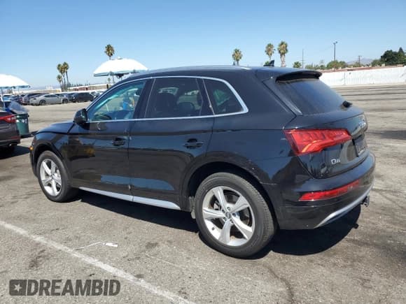 ✅ 2020 Audi Q5 Premium Plus • VIN: WA1BNAFY3L2027872 • Lot: 71700135. Wystawiony na Copart z przebiegiem 56 047 mil. Bezpłatny archiwum sprzedaży aukcyjnych z USA i szczegółowy raport historii pojazdu na DreamBid. Zdjęcie 2.