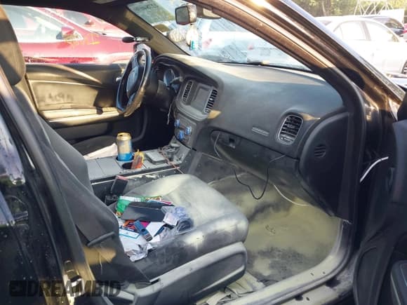 ✅ 2015 Dodge Charger Police • VIN: 2C3CDXKT6FH817824 • Лот: 42784690. Опубликован ранее на IAAI с пробегом 176 000 миль. Бесплатный доступ к архиву аукционных продаж из США и подробный отчёт об истории автомобиля на DreamBid. Изображение 5.