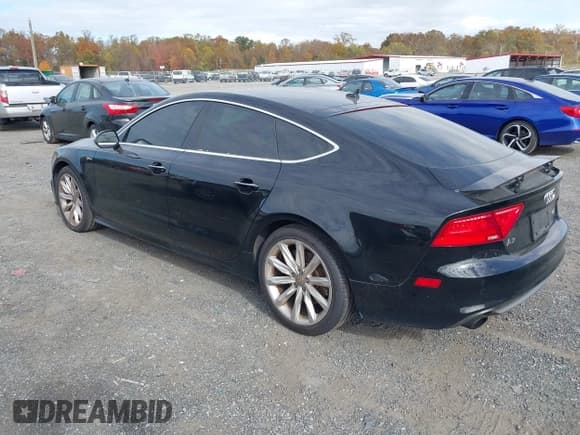 ✅ 2012 Audi A7 Prestige • VIN: WAU2GAFCXCN095893 • Lot: 43577748. Listed on IAAI with 173,888 mi. Free auction sales archive from the USA and detailed vehicle history report at DreamBid. Image 3.