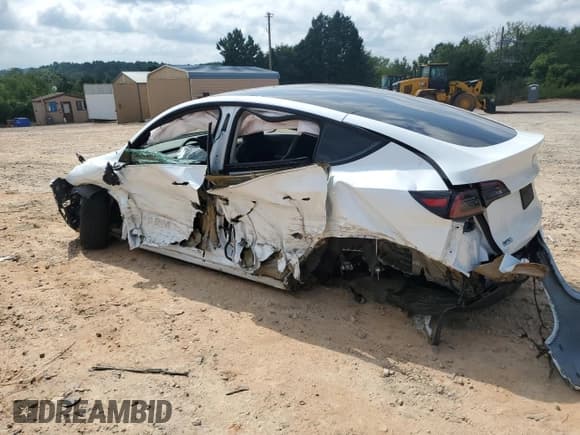 ✅ 2021 Tesla Model Y Long Range • VIN: 5YJYGDEE3MF265626 • Lot: 80463125. Wystawiony na Copart z przebiegiem 49 455 mil. Bezpłatny archiwum sprzedaży aukcyjnych z USA i szczegółowy raport historii pojazdu na DreamBid. Zdjęcie 2.