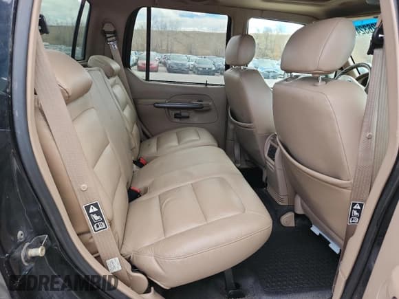 ✅ 2001 Ford Explorer Sport Trac • VIN: 1FMZU77E11UA94241 • Lot: 92632475. Listed on Copart with 197,488 mi. Free auction sales archive from the USA and detailed vehicle history report at DreamBid. Image 10.