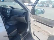 ✅ 2008 Hyundai Santa Fe GLS • VIN: 5NMSG13D68H203317 • Lot: 43727414. Listed on IAAI with Not provided. Free auction sales archive from the USA and detailed vehicle history report at DreamBid. Image 5.