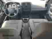 ✅ 2006 Dodge Dakota ST • VIN: 1D7HE28N36S643753 • Лот: 57858165. Размещён на Copart с пробегом 117 371 миль миль. Получите бесплатный доступ к архиву аукционных продаж из США и посмотрите подробный отчёт об истории автомобиля на DreamBid. Изображение 8.