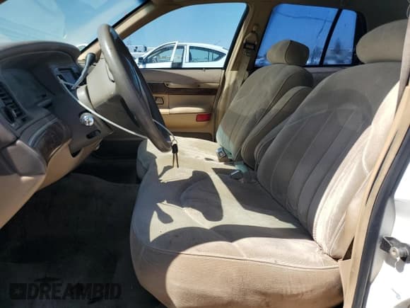 ✅ 1997 Mercury Grand Marquis GS • VIN: 2MELM74W6VX635773 • Lot: 67032535. Wystawiony na Copart z przebiegiem 127 735 mil. Bezpłatny archiwum sprzedaży aukcyjnych z USA i szczegółowy raport historii pojazdu na DreamBid. Zdjęcie 7.