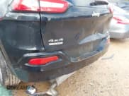 ✅ 2018 Jeep Cherokee Overland • VIN: 1C4PJMJX4JD529072 • Lot: 43555485. Listed on IAAI with 95,319 mi. Free auction sales archive from the USA and detailed vehicle history report at DreamBid. Image 18.