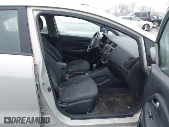 ✅ 2013 Kia Rio EX • VIN: KNADN5A3XD6196585 • Lot: 43720844. Listed on IAAI with 102,075 mi. Free auction sales archive from the USA and detailed vehicle history report at DreamBid. Image 5.
